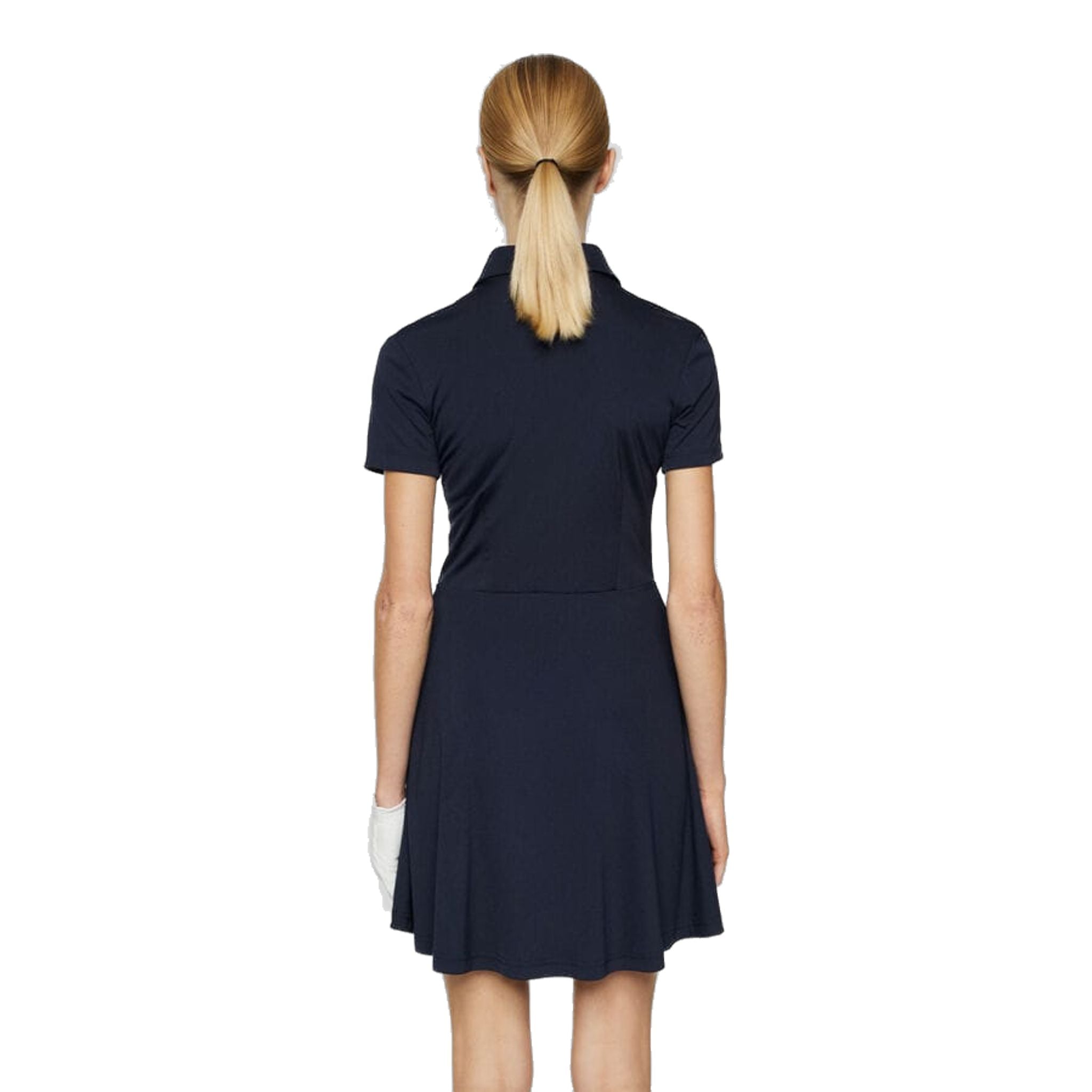 J. Lindeberg Janna oblieka ženy